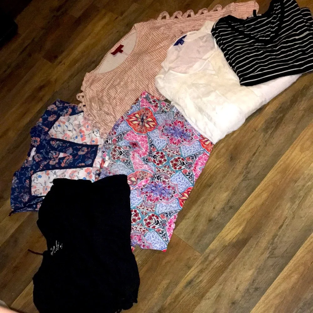 Women’s 6 Top/ Shirt Bundle Size Med 8/10 Office Casual Semi Mystery Deal Lot - Picture 8 of 8
